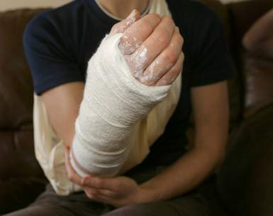 Miami attorney for wrist fracture and tear cases against Florida supermarkets and stores
