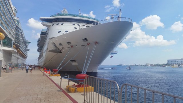 Disembarking cruise ship