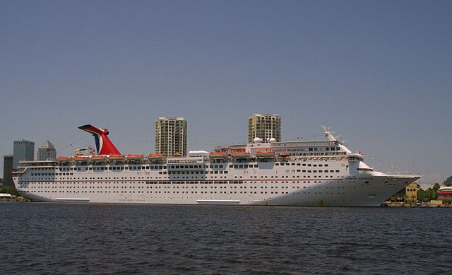 Carnival_Inspiration_at_the_port_of_Tampa,_Florida 
